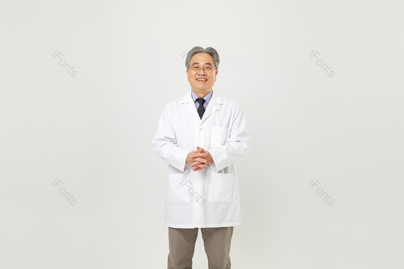 白色外套带着老花眼镜的老年医生,高清,摄影图,摄影图片,图片大全,摄影图免费下载